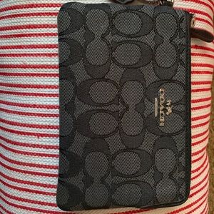coach wristlet black